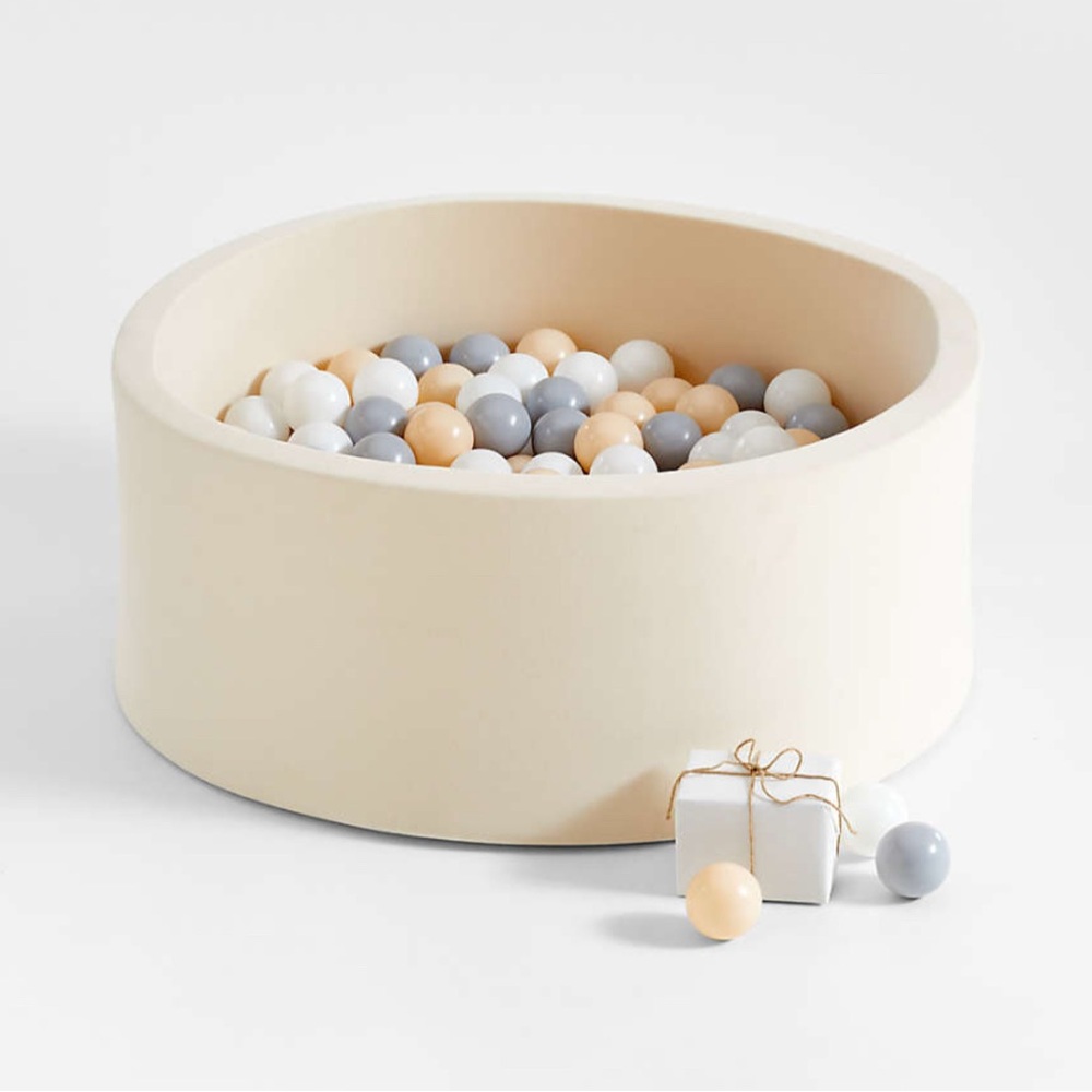 Kids ball pit + 200 balls